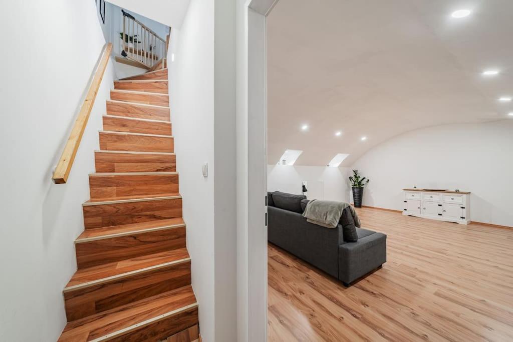 117 M² Near Nussdorferstrasse Apartment Wina Bagian luar foto